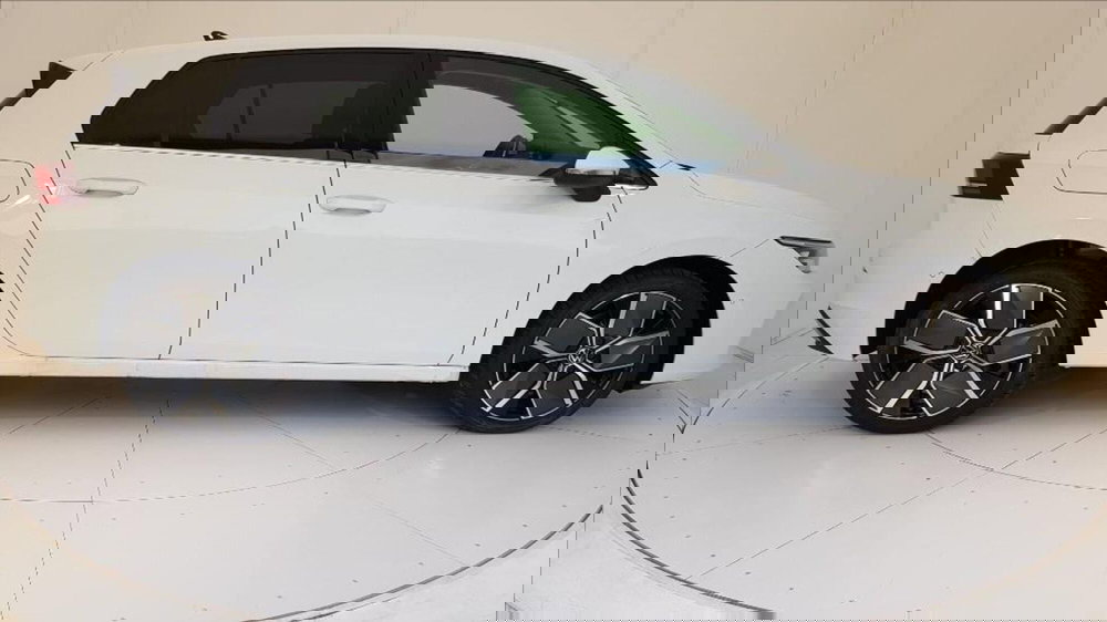 Volkswagen Golf nuova a Lucca (7)