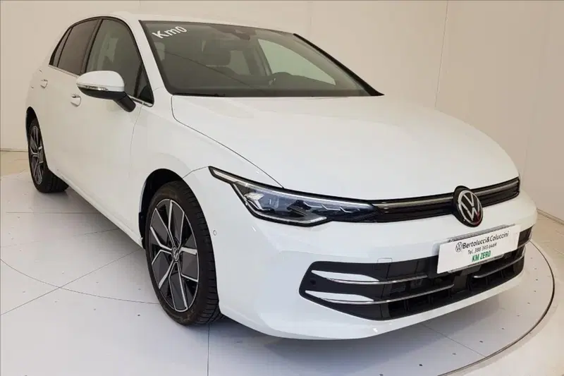 Volkswagen Golf nuova a Lucca (8)