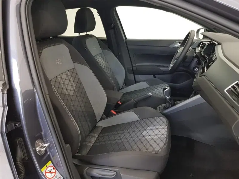Volkswagen Polo nuova a Lucca (11)