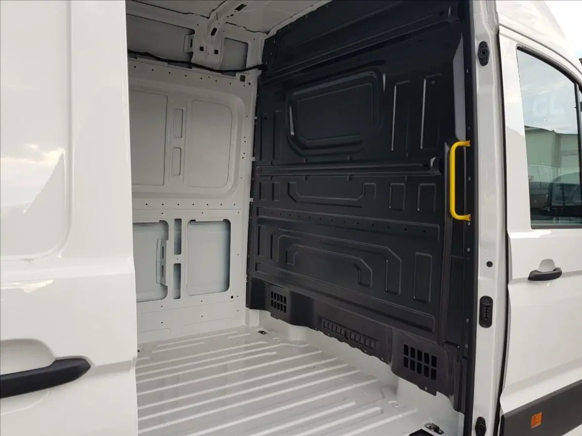 Volkswagen Veicoli Commerciali Crafter Furgone nuova a Lucca (15)