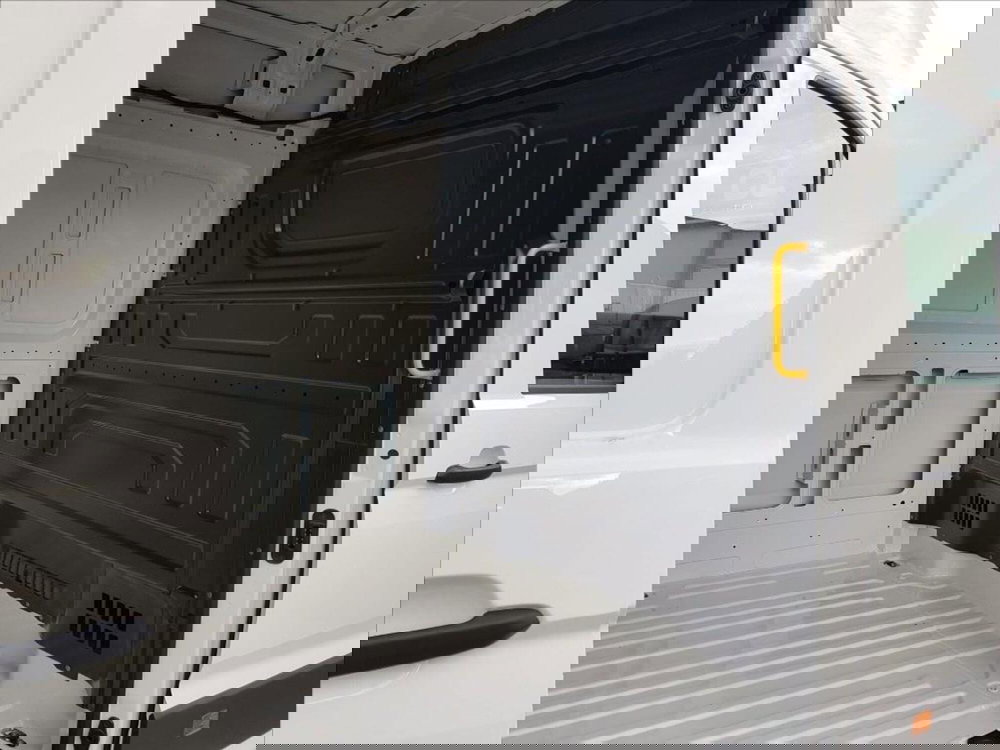 Volkswagen Veicoli Commerciali Crafter Furgone nuova a Lucca (15)