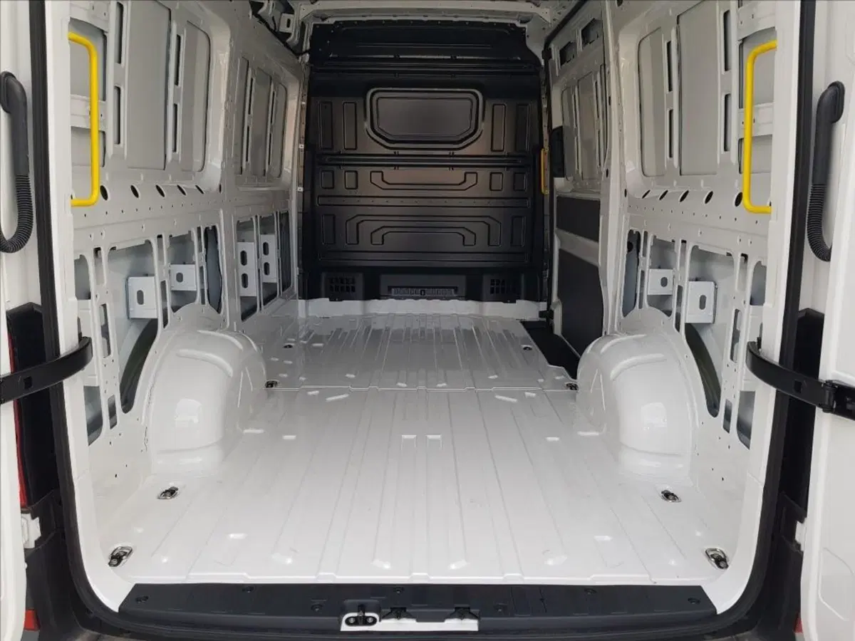 Volkswagen Veicoli Commerciali Crafter Furgone nuova a Lucca (16)