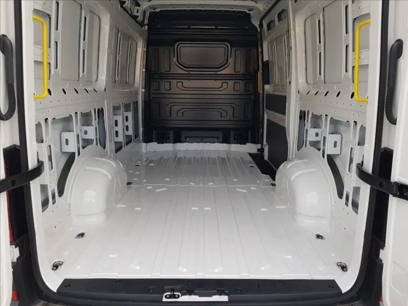 Volkswagen Veicoli Commerciali Crafter Furgone nuova a Lucca (16)