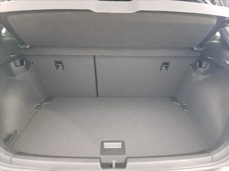 Volkswagen Polo nuova a Lucca (15)