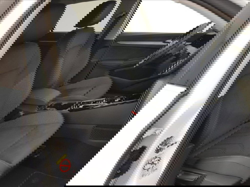 Volkswagen Golf nuova a Lucca (11)