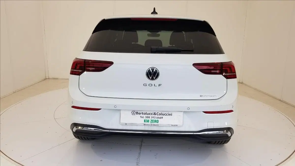Volkswagen Golf nuova a Lucca (5)