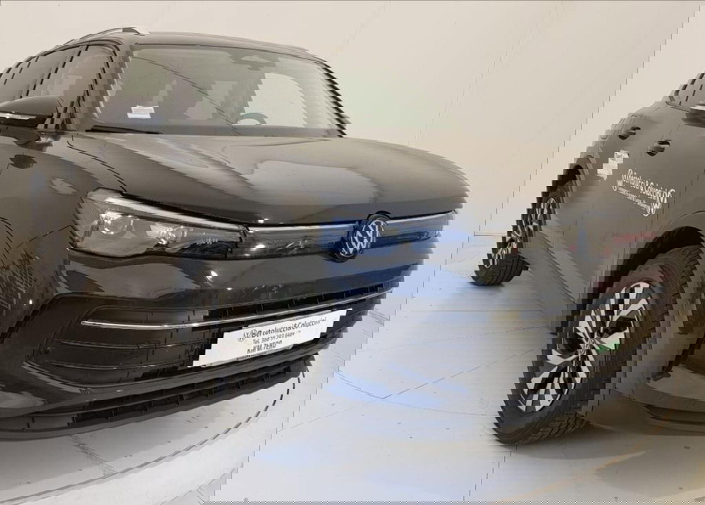 Volkswagen Tiguan nuova a Lucca (8)