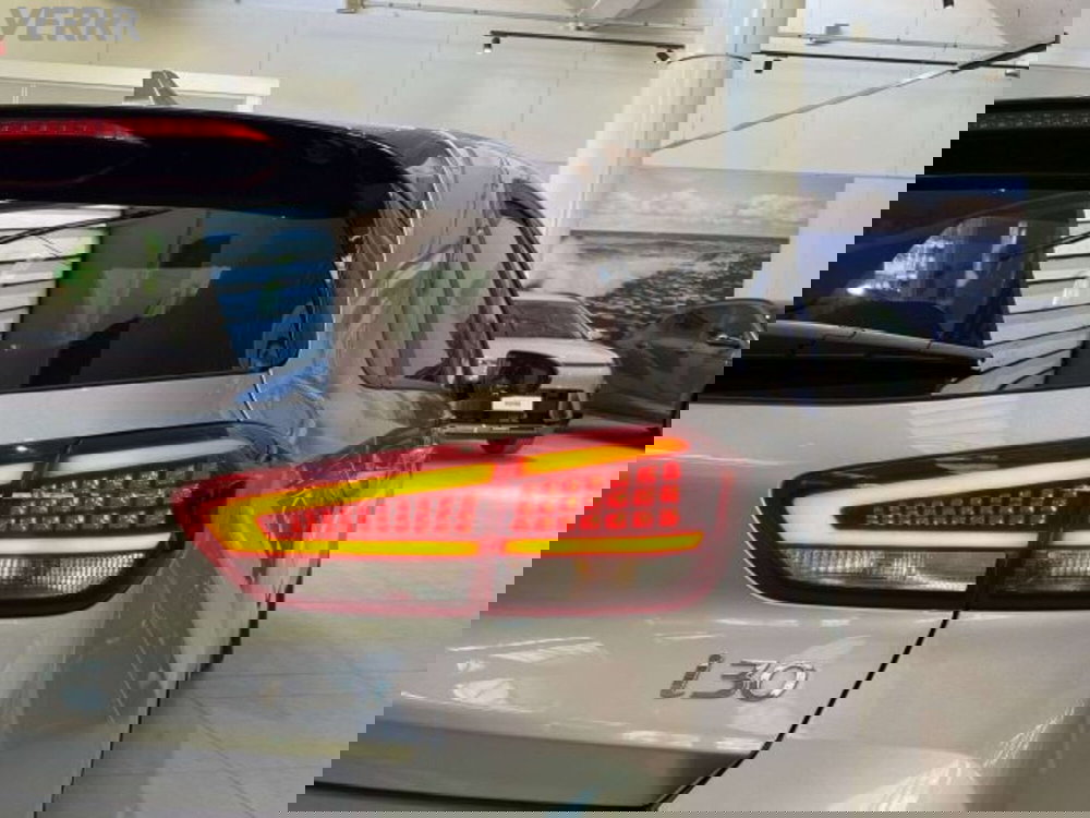 Hyundai i30 usata a Milano (8)