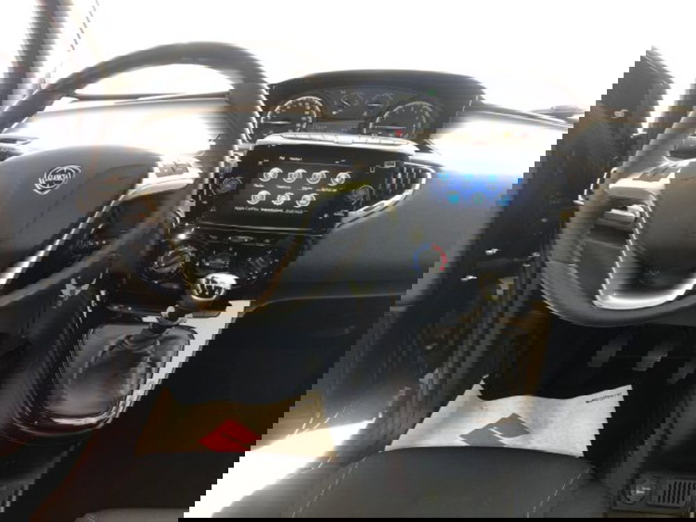 Lancia Ypsilon usata a Torino (12)