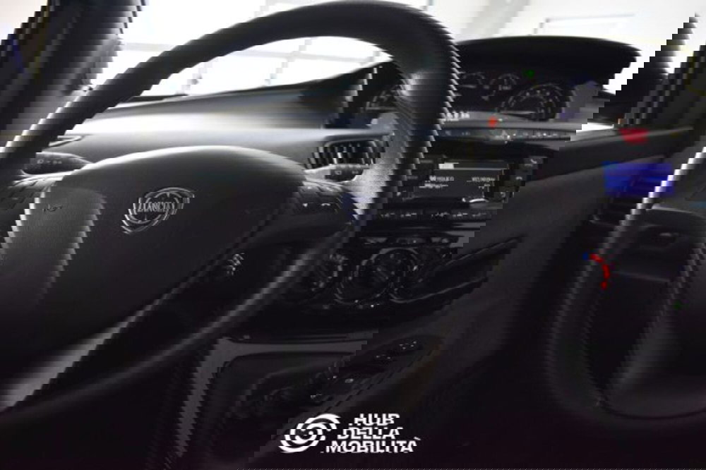 Lancia Ypsilon usata a Perugia (10)