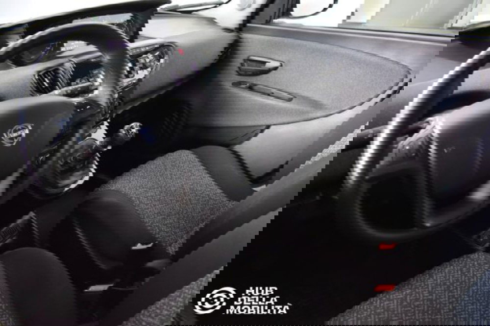 Lancia Ypsilon usata a Perugia (15)