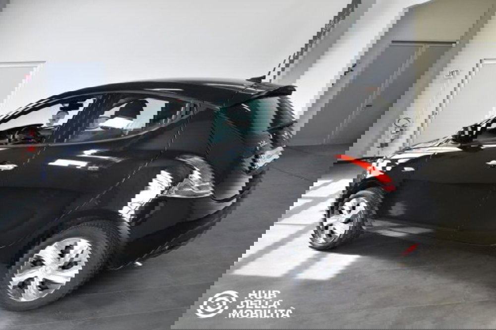 Lancia Ypsilon usata a Perugia (4)