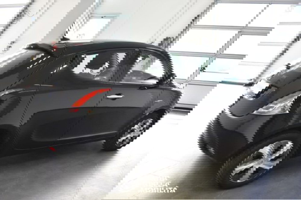 Lancia Ypsilon usata a Perugia (6)