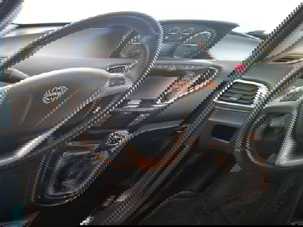 Lancia Ypsilon usata a Torino (10)