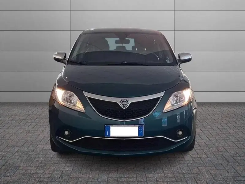 Lancia Ypsilon usata a Torino (2)