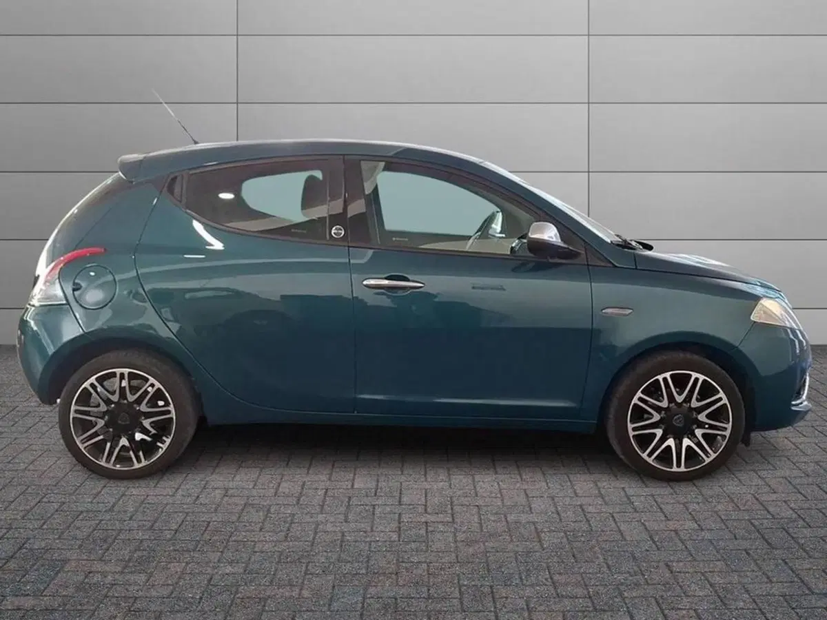 Lancia Ypsilon usata a Torino (4)