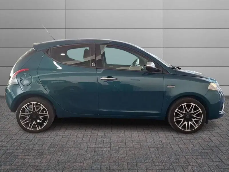 Lancia Ypsilon usata a Torino (4)