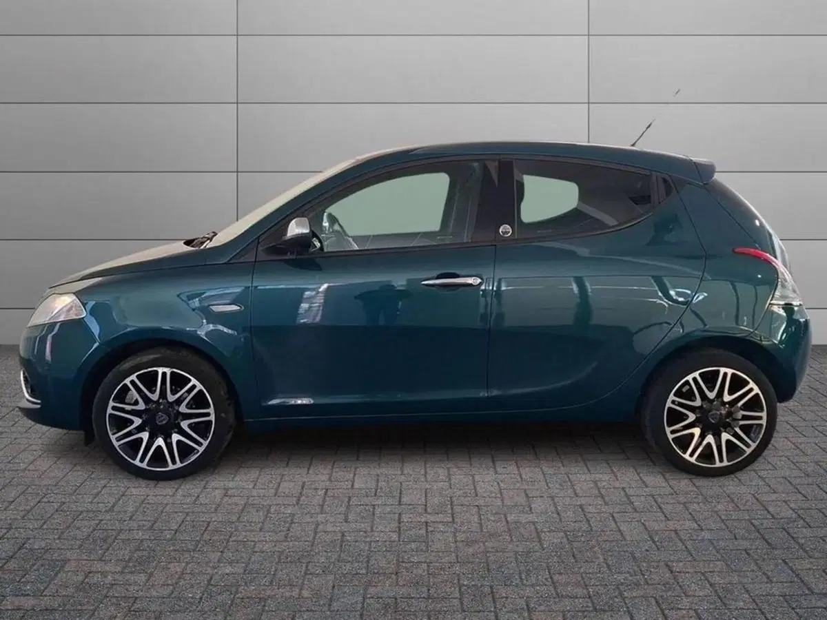 Lancia Ypsilon usata a Torino (5)