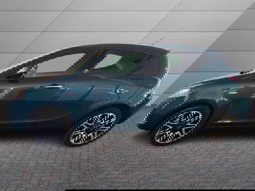 Lancia Ypsilon usata a Torino (5)