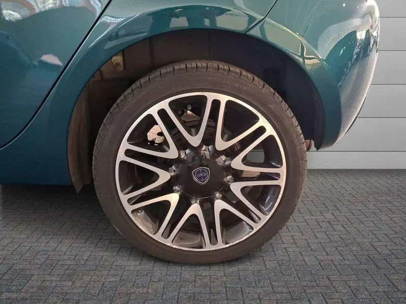 Lancia Ypsilon usata a Torino (6)