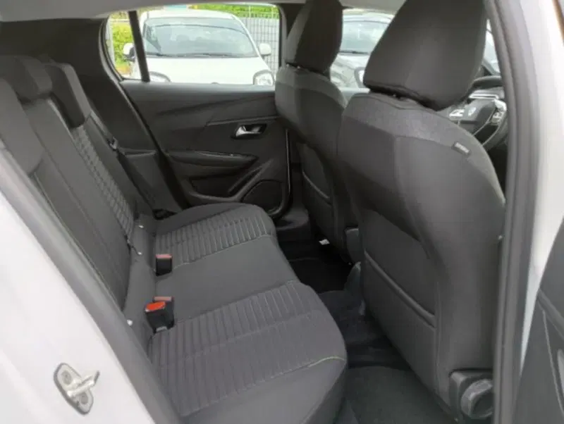 Peugeot 208 nuova a Brescia (19)