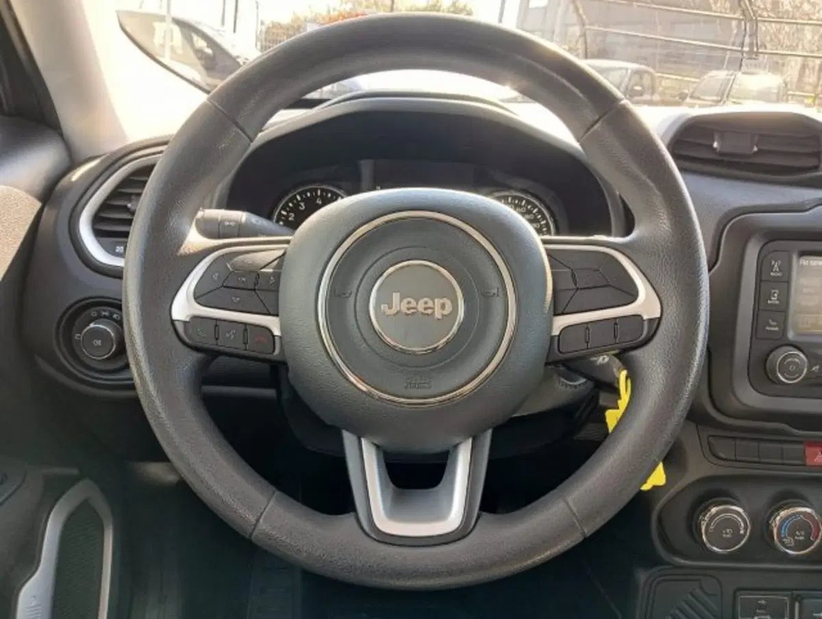 Jeep Renegade usata a Brescia (8)