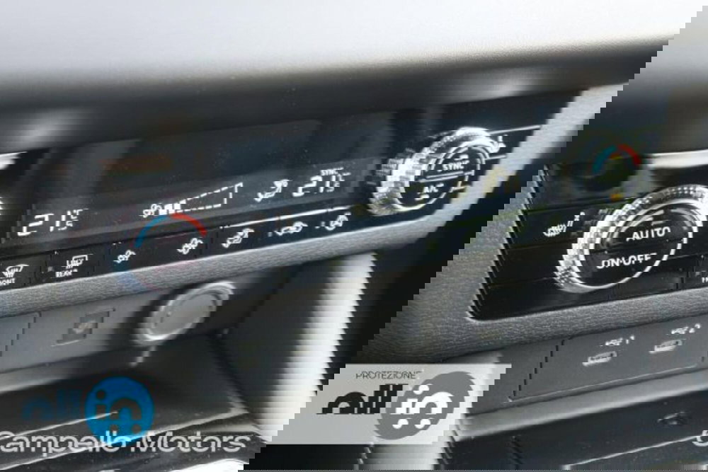 Mitsubishi Outlander nuova a Venezia (12)