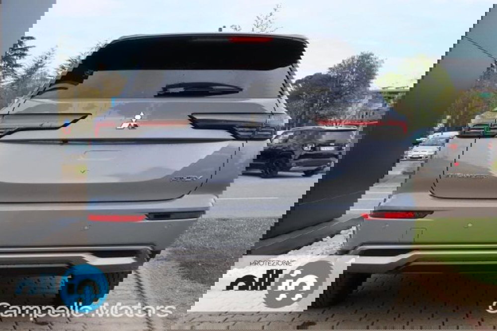 Mitsubishi Outlander nuova a Venezia (4)