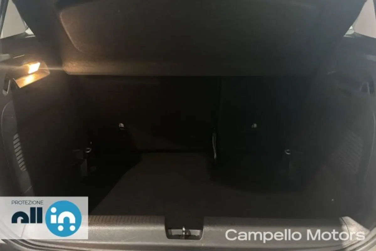 Opel Crossland usata a Venezia (12)