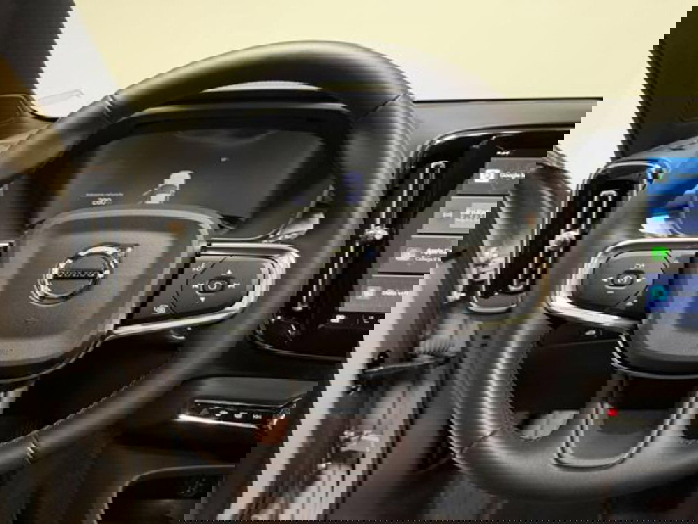 Volvo XC40 usata a Como (10)