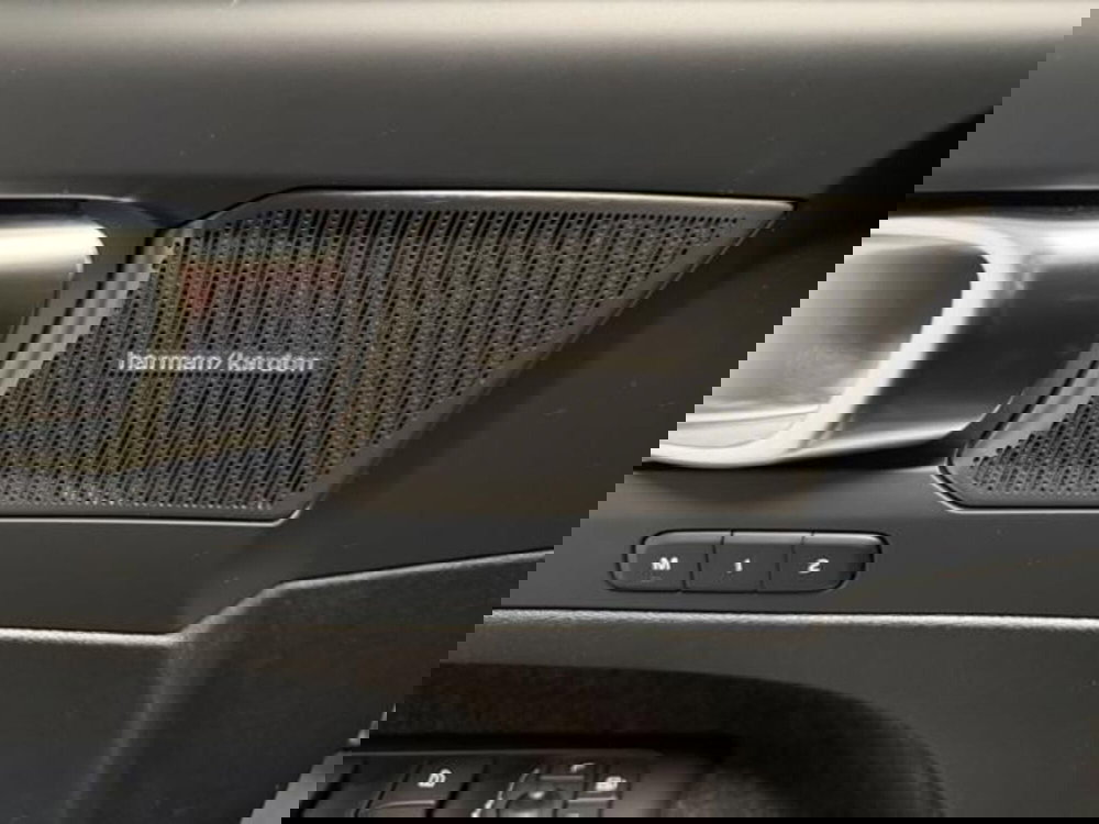 Volvo XC40 usata a Como (15)