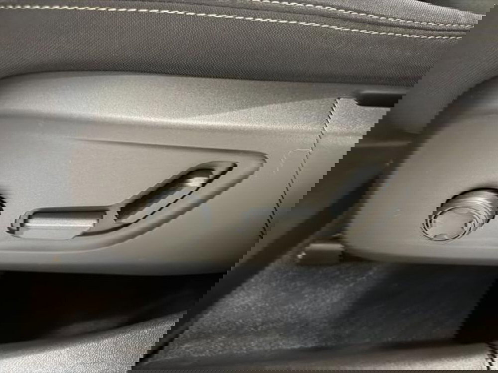 Volvo XC40 usata a Como (19)