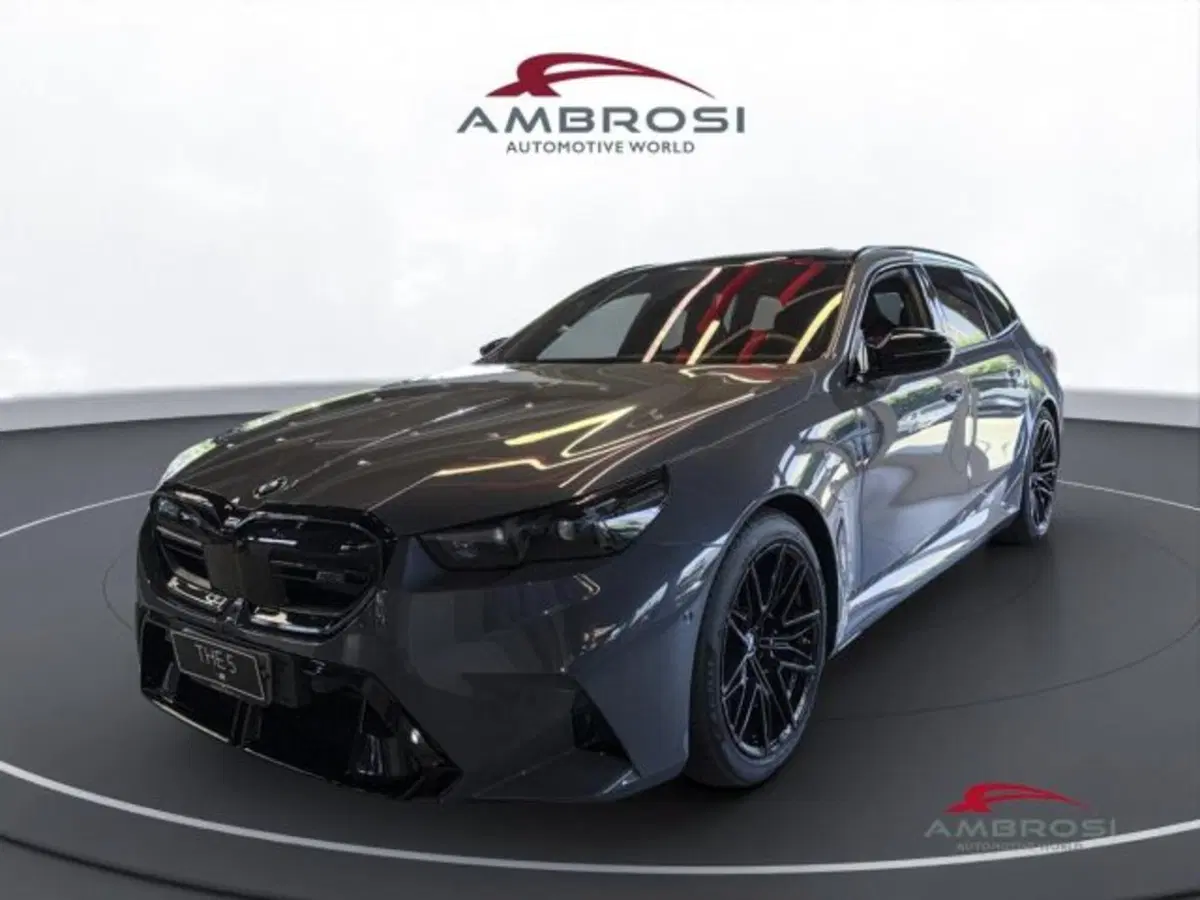 BMW Serie 5 Touring nuova a Perugia