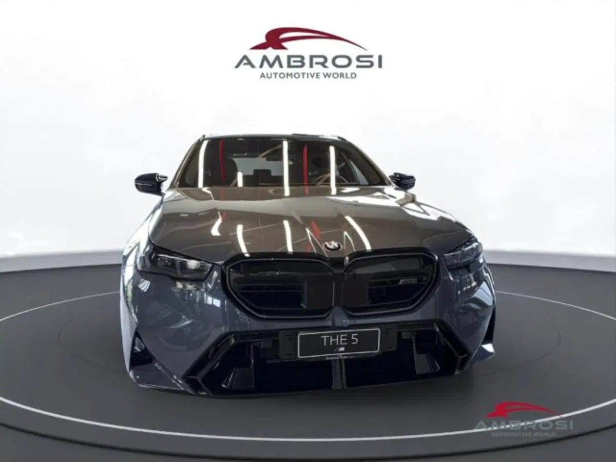 BMW Serie 5 Touring nuova a Perugia (7)