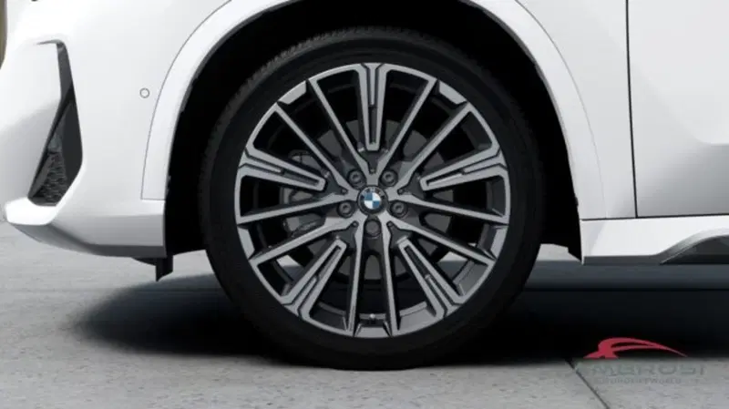 BMW iX1 nuova a Perugia (3)