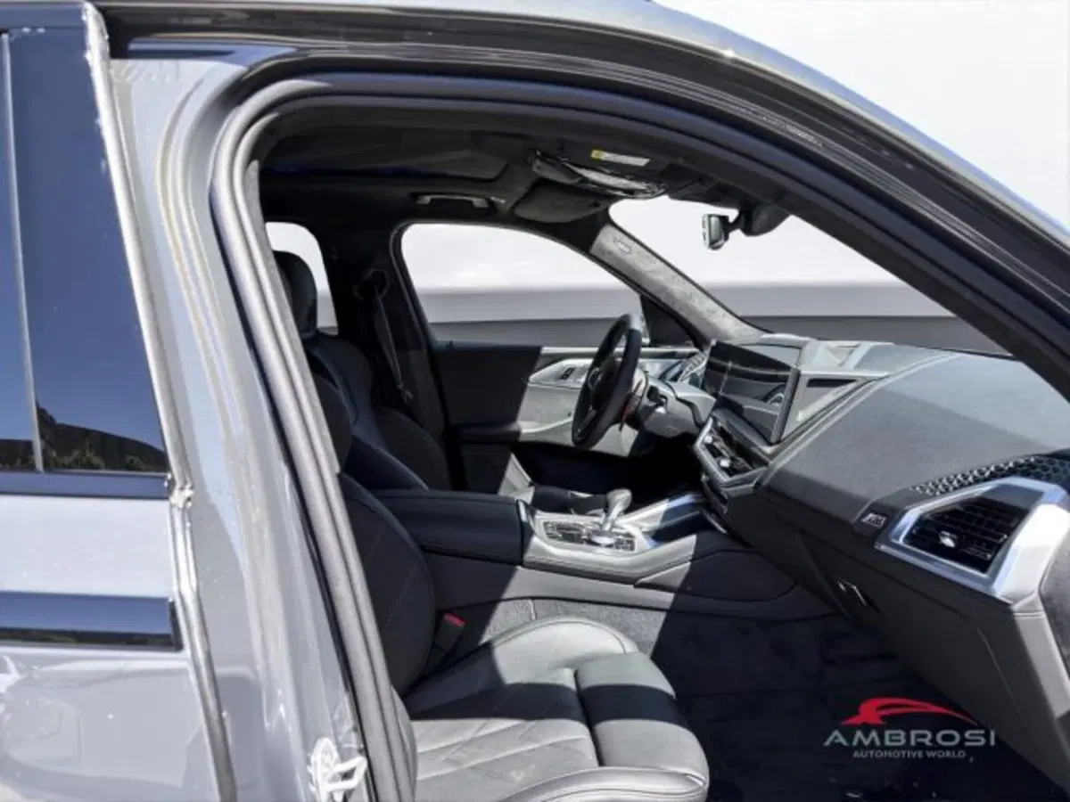BMW XM nuova a Perugia (12)