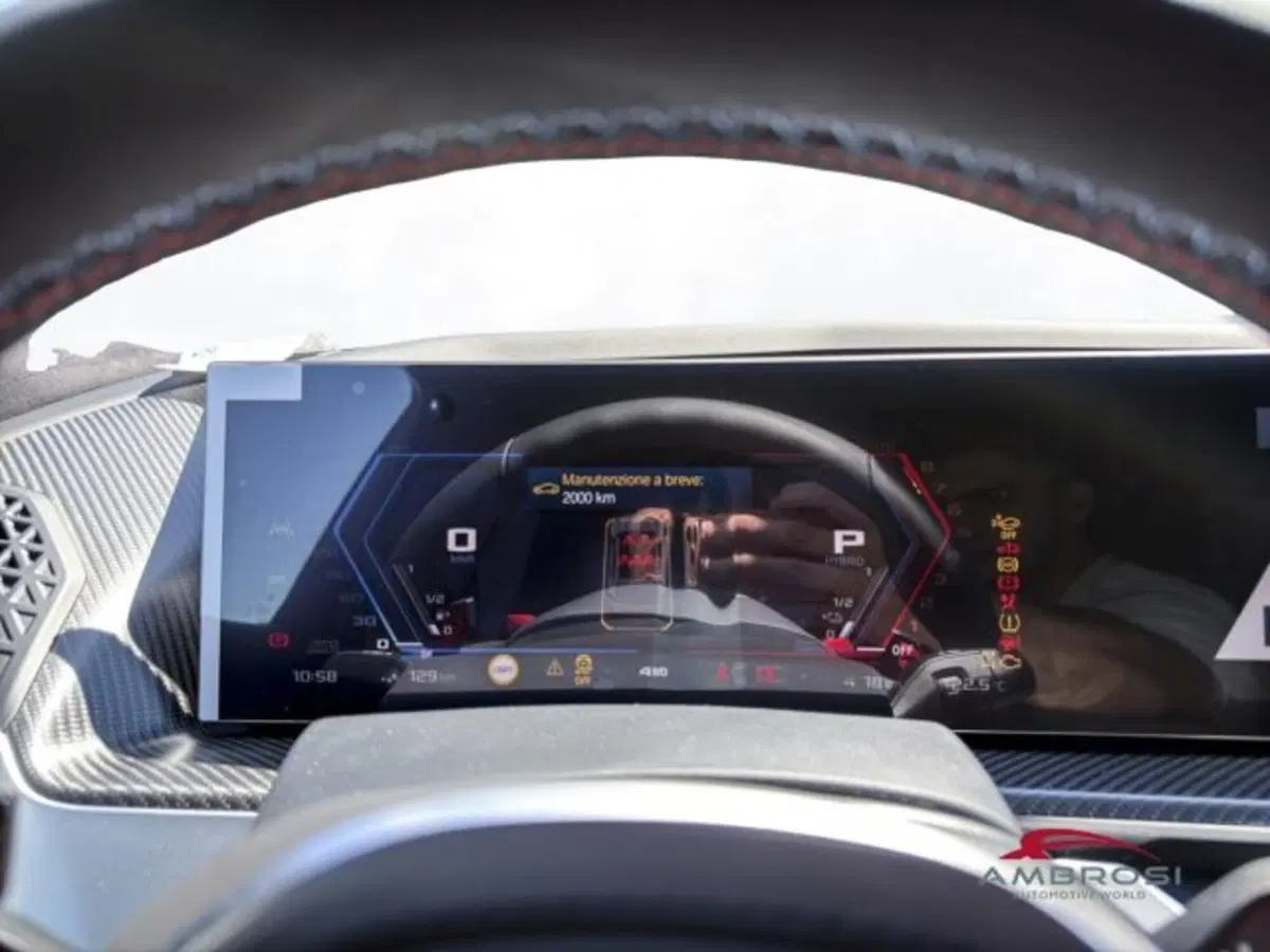 BMW XM nuova a Perugia (13)