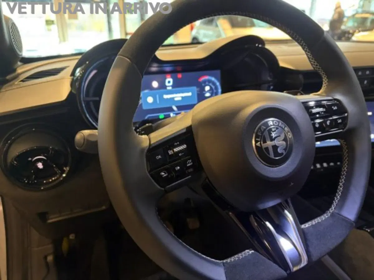 Alfa Romeo Junior nuova a Modena (10)