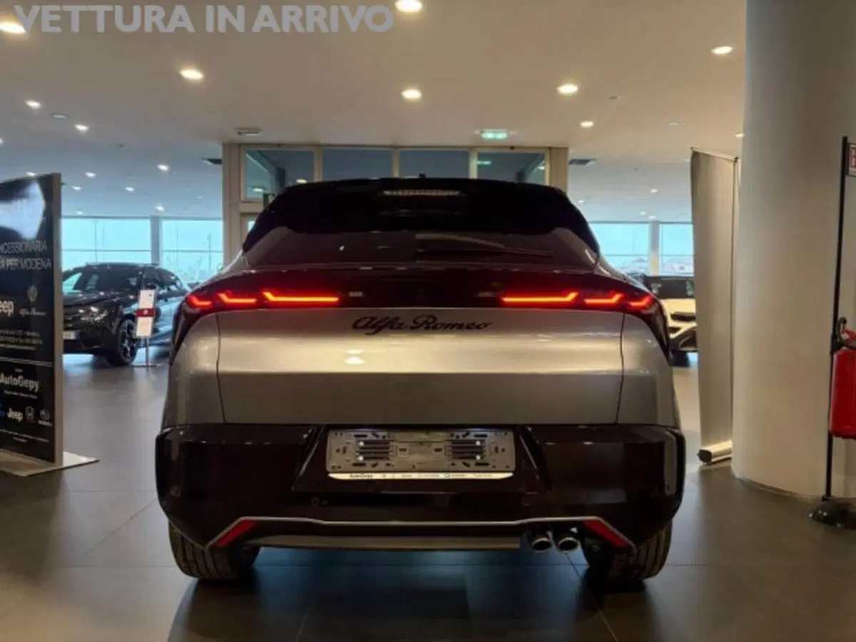 Alfa Romeo Junior nuova a Modena (5)