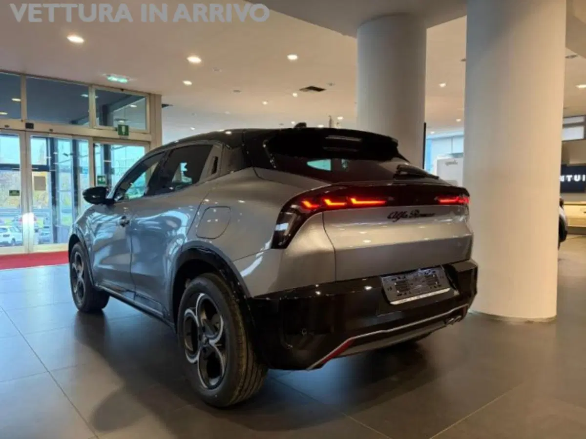 Alfa Romeo Junior nuova a Modena (6)