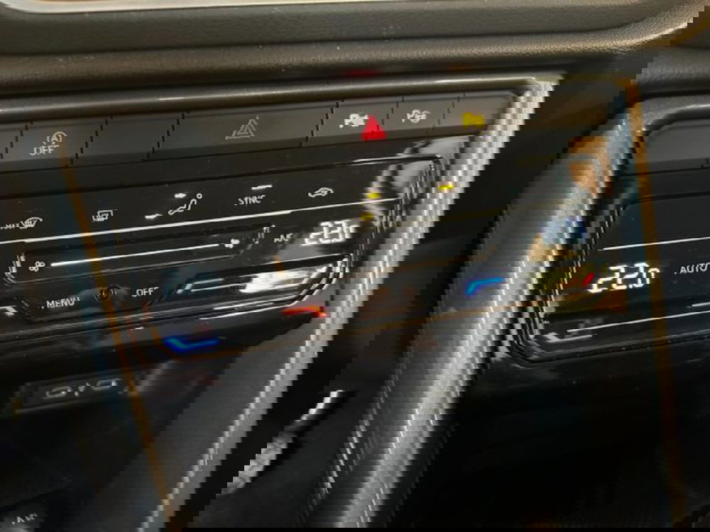 Volkswagen T-Roc usata a Vicenza (12)