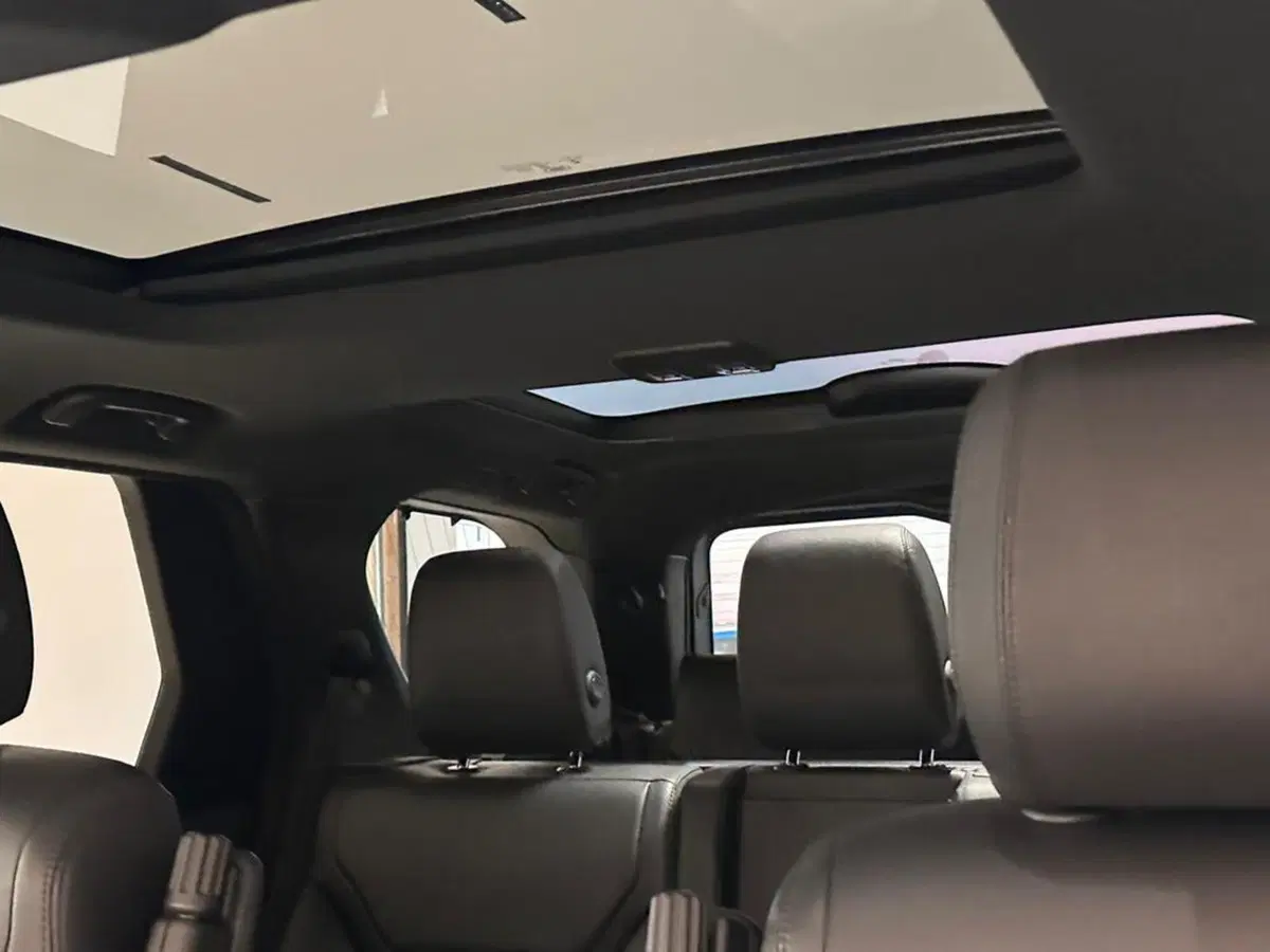 Land Rover Discovery Sport usata a Varese (15)