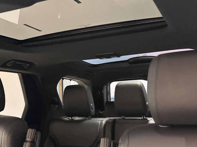 Land Rover Discovery usata a Varese (15)