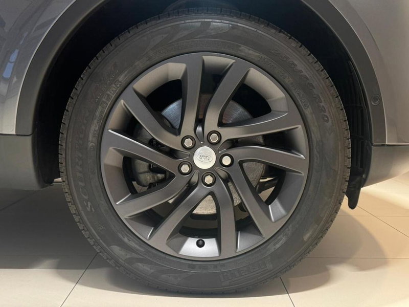Land Rover Discovery usata a Varese (9)