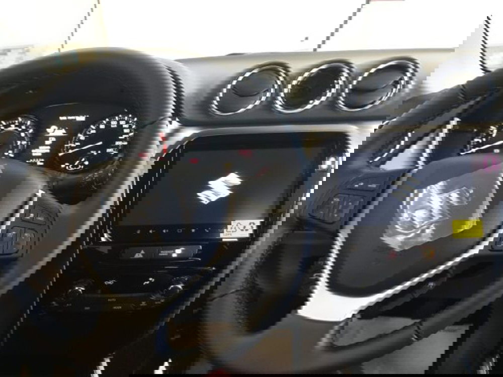 Suzuki Vitara nuova a Reggio Emilia (11)