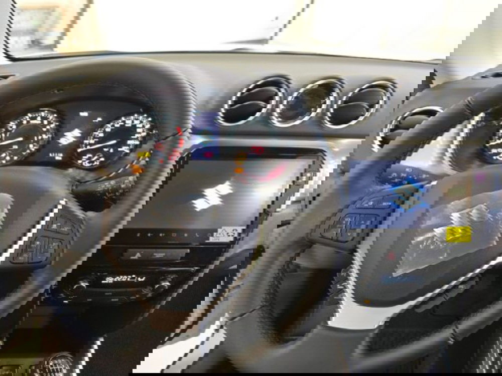 Suzuki Vitara nuova a Reggio Emilia (10)