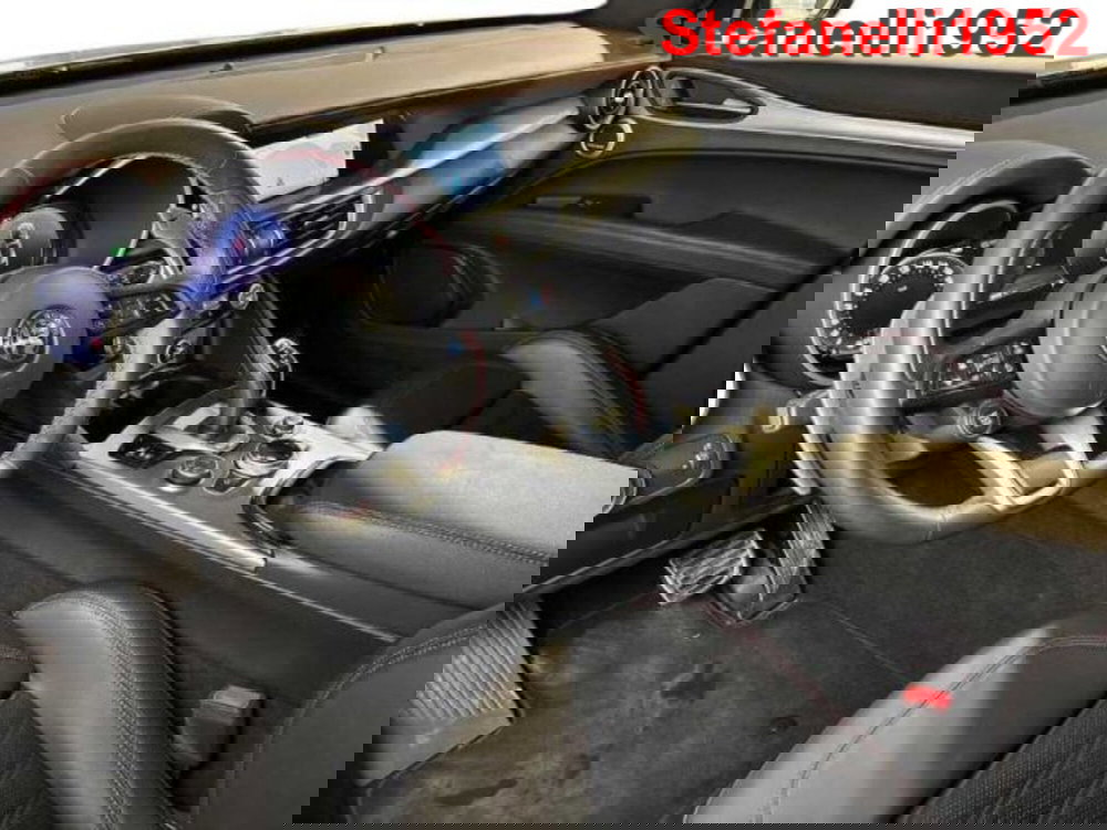 Alfa Romeo Stelvio usata a Bologna (11)