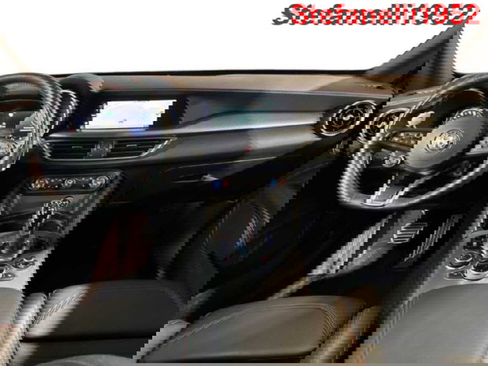 Alfa Romeo Stelvio usata a Bologna (13)