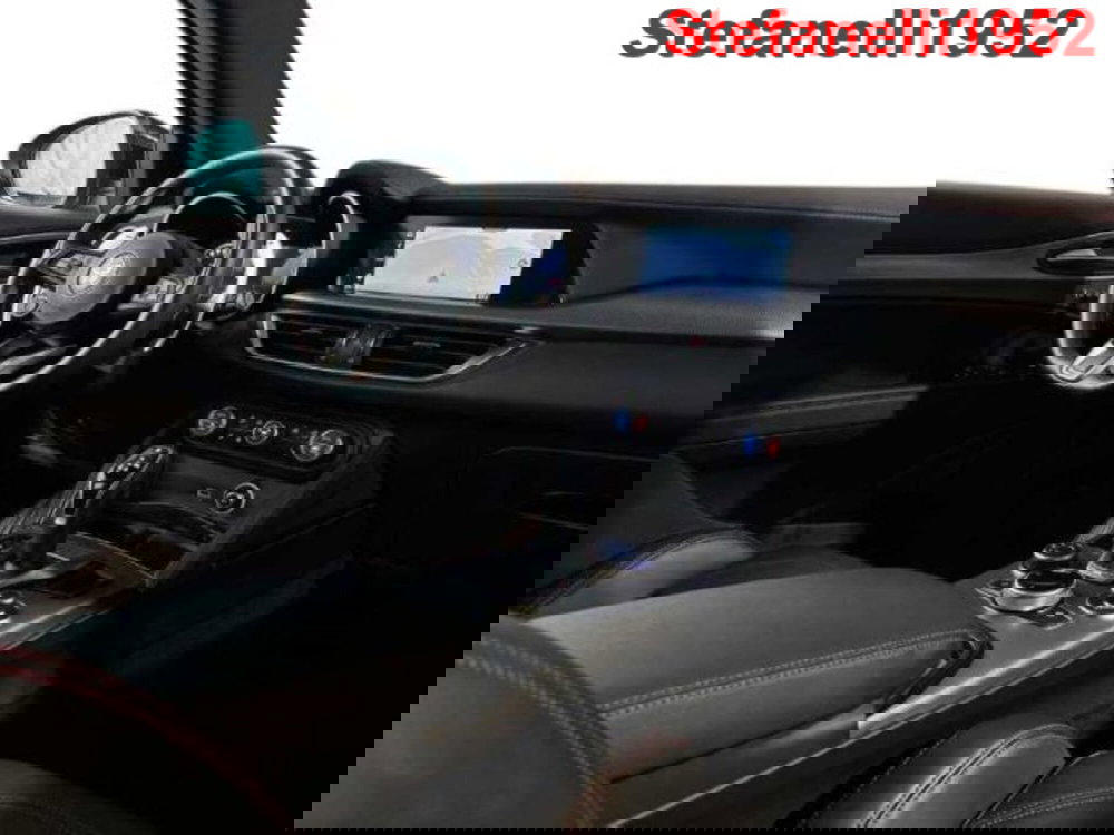 Alfa Romeo Stelvio usata a Bologna (15)