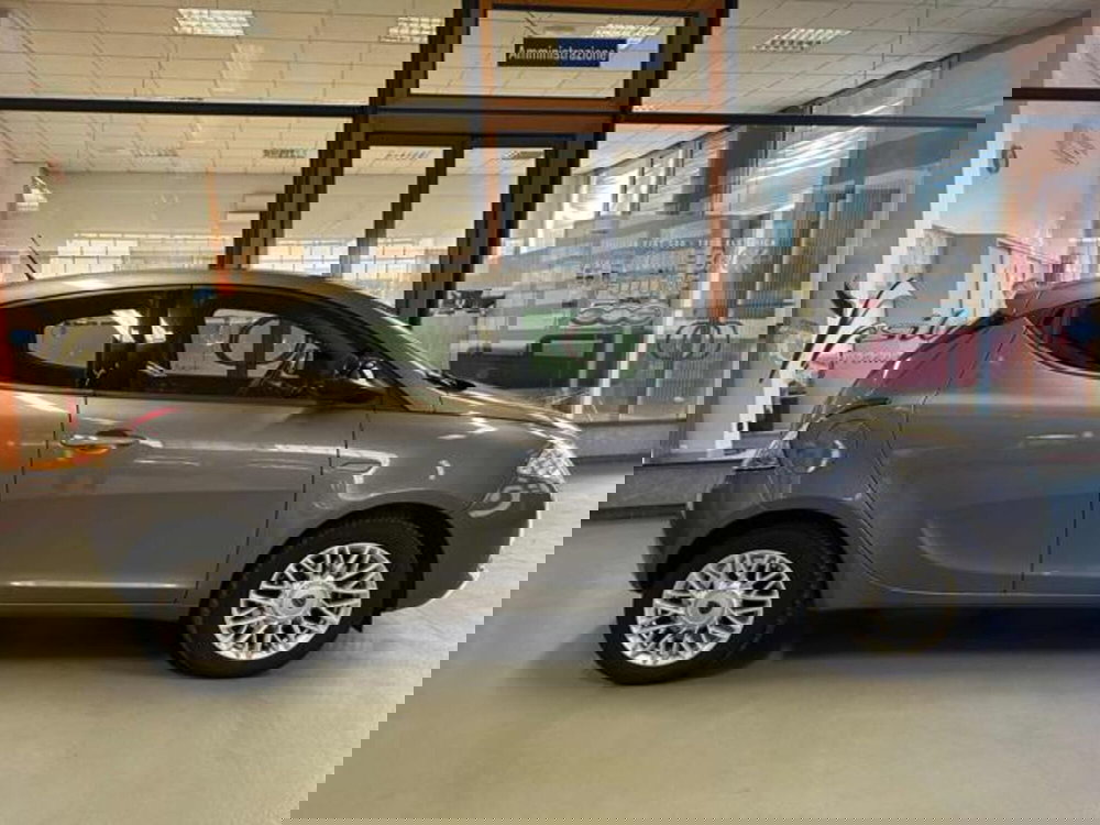 Lancia Ypsilon usata a Vercelli (5)